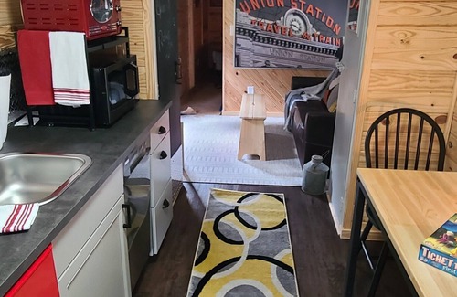 Valley Head Cabin | Authentic Train Caboose! Less than 5 minutes to Desoto Park, Falls, Mentone