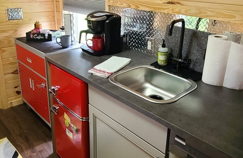 Valley Head Cabin | Authentic Train Caboose! Less than 5 minutes to Desoto Park, Falls, Mentone