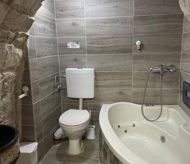 Safed Old City Apartment | Authentic Tzfat Cave Tzimmer