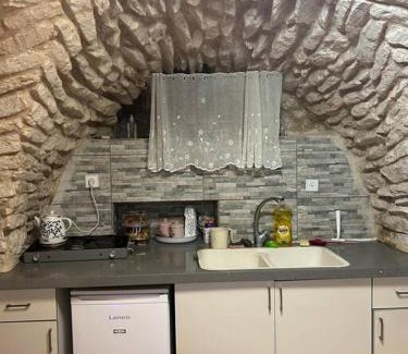 Safed Old City Apartment | Authentic Tzfat Cave Tzimmer