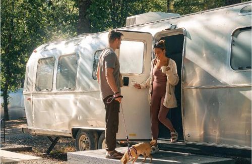 Three Rivers Hotel | AutoCamp Sequoia