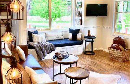 Bright House | Autumn Beauty - Country Cottage 7