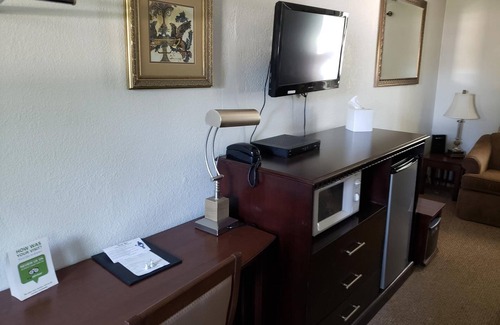 Roundup Hotel | Autumn's Inn