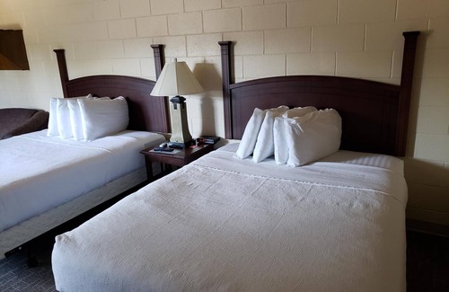 Roundup Hotel | Autumn's Inn