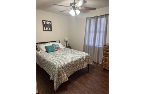 Perryville House | Available for 2024 Eclipse ground zero! Path of totality! Sleeps 6.