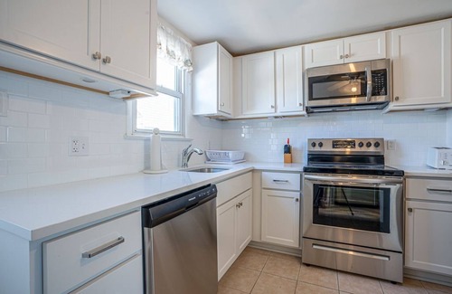 Avalon Condo | Avalon BEACH BLOCK 2 Bedroom Condo with POOL West Unit/Sleeps 4