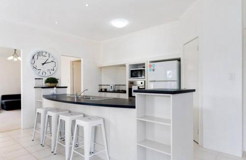 Wannanup House | Avalon Beach Escape ~ Family Favourite with Wifi