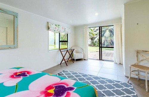 Avarua House | Avaro Beach House - with shared pool