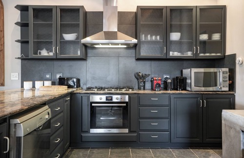 Stellenbosch House | Avemore Manor House -Exquisite winelands home with Breathtaking Views