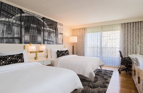 Costa Mesa Hotel | Avenue of the Arts Costa Mesa, a Tribute Portfolio Hotel