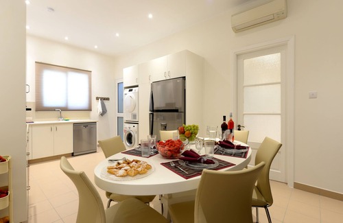 Limassol Hotel | Avgi's Home