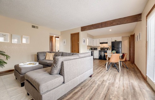 Platte City Apartment | Aviator's Lounge 2BR 1Bath WiFi Close to Airport Very Convenient Book your stay2