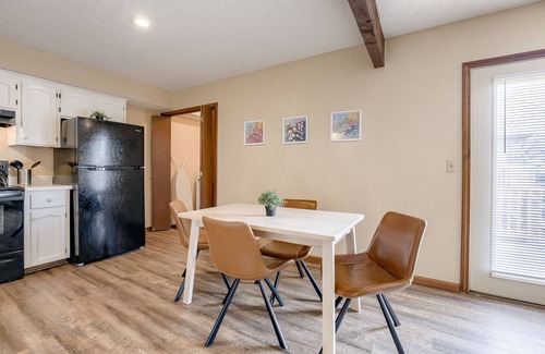 Platte City Apartment | Aviator's Lounge 2BR 1Bath WiFi Close to Airport Very Convenient Book your stay2