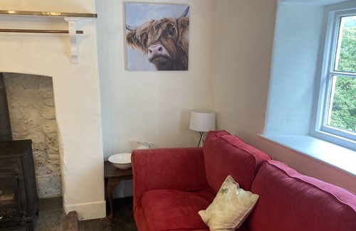 Glyn-Dyfrdwy House | Avondale Cottage