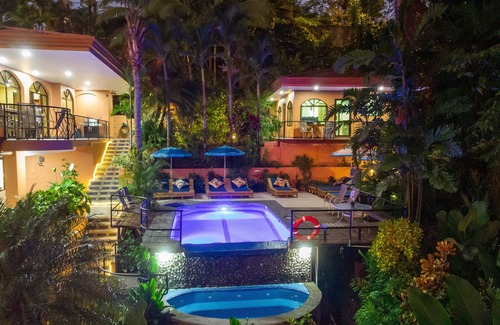 Manuel Antonio House | Award Winner: TripAdvisor's Luxury 'Top Vacation Rental'- Walk to Beach and Park