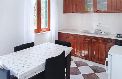 Donje Polje Apartment | Awesome apartment in Donje Polje