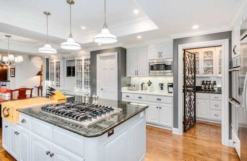 Healdsburg House | Awesome Hilltop Views, Pool, Vineyards, Olive Trees, 5 mins to Healdsburg