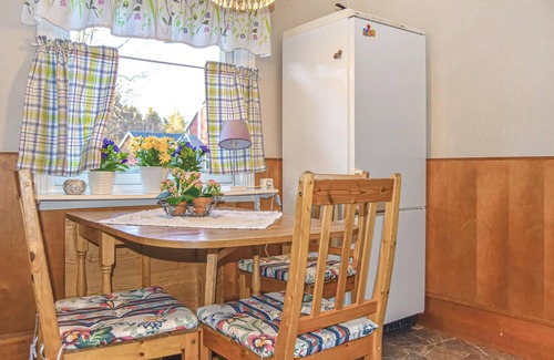 Tanum O House | Awesome home in Bullaren with WiFi