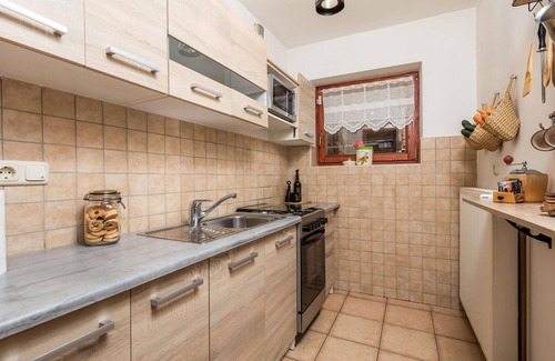 Ravna Gora House | Awesome home in Stari Laz with kitchen