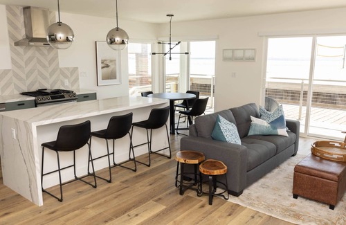 Peninsula House | Awesome Oceanfront Retreat with Expansive Ocean Views w/Parking Long Beach Peninsula/Belmont