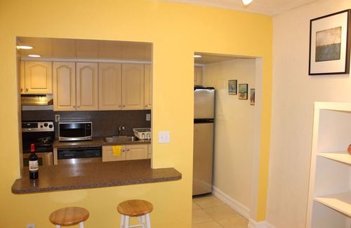 Key Biscayne Condo | Awesome & Relaxing 2Bdr/1bthr. Great Location & Value.
