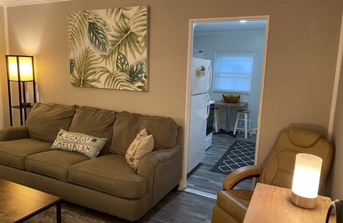 Harters Heights House | Awesome Unbeatable 5-Star Location…walk to ND in 10 minutes!