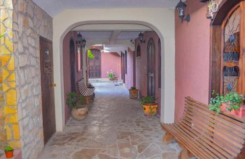 De Guadalupe Hotel | Axkan Express