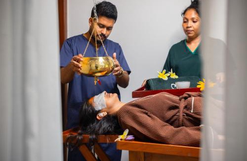 Hettimulla Hotel | Ayuwaters Authentic Yoga and Ayurveda Retreat by the Bentota River All Inclusive