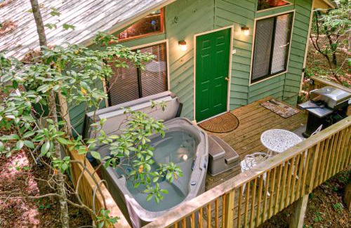 Sautee Nacoochee Hotel | Azalea Pine Bungalow
