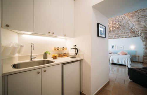 Artists Colony Apartment | Azamra Inn Tzfat