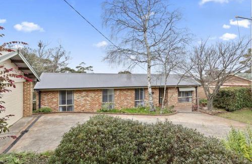 Wentworth Falls House | Azimuth - Spacious Family Retreat with City Views