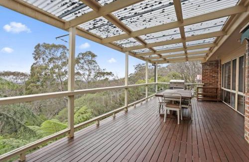 Wentworth Falls House | Azimuth - Spacious Family Retreat with City Views