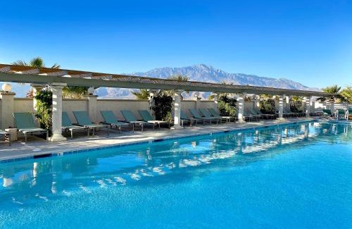 Desert Hot Springs Resort | Azure Palm Hot Springs