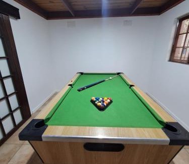 Lansdowne House | Azzure Apartments 4 sleeper Crawford