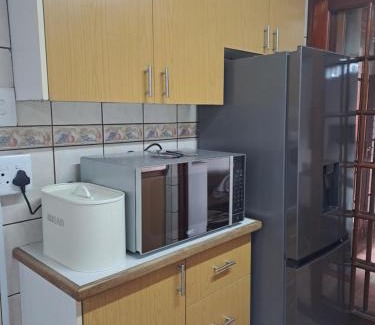 Lansdowne House | Azzure Apartments 4 sleeper Crawford