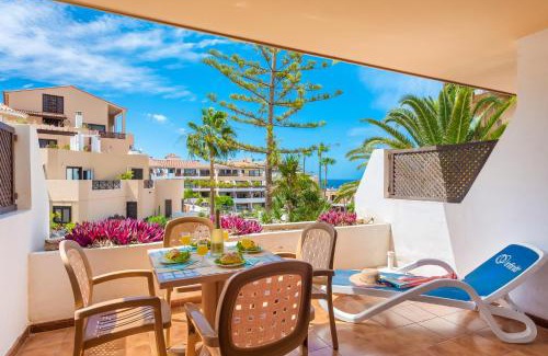 San Miguel de Abona Apartment | Azzurro vibe with ocean sight in heated pool complex - Tropical Dream