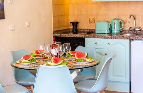 San Miguel de Abona Apartment | Azzurro vibe with ocean sight in heated pool complex - Tropical Dream