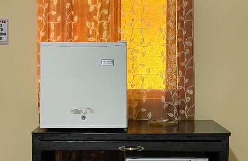 Coxen Hole Apartment | B. Aparts Hotel