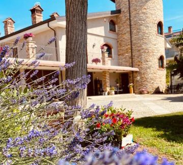 Carru Bed & Breakfast | B&B Torre in Langa