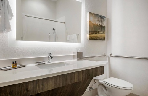 Elizabethtown Hotel | B/W Plus Elizabethtown Inn & Suites