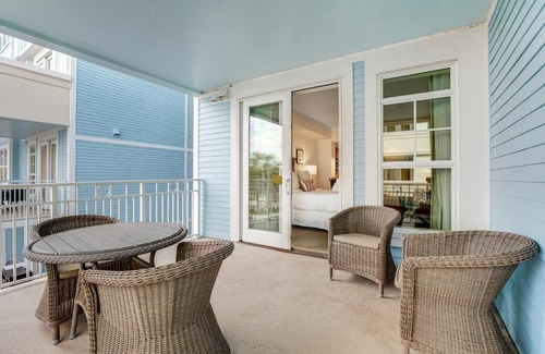 Isle of Palms Hotel | B214 Residence at Sweetgrass