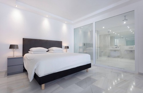 Puerto Banus Hotel | B51 Executive Flats Marbella Puerto Banus