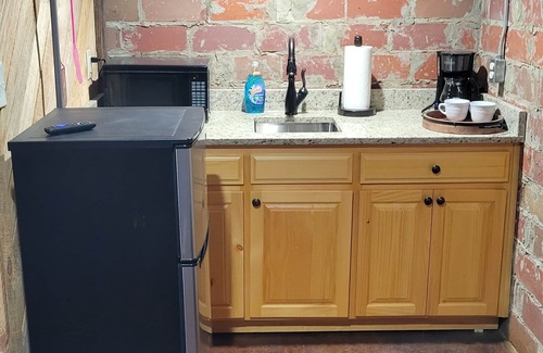 Benson House | Baccer Barn-On the farm with Broadslab Distillery and The Barn at Broadslab