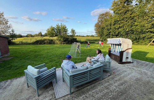 Steinbergkirche House | Backbord - Kaminofen, Grill, Dusche, Abgelegen, Strandnah, Terrasse, Parkplatz