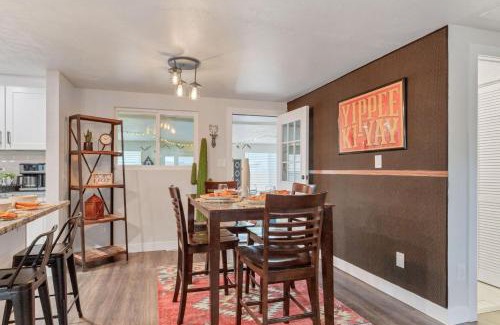 Arvada House | Backyard BBQ Retreat: Central 3bd - Prime Location