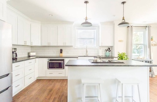 Riverland Terrace House | Backyard oasis w/HOT TUB, near downtown, beach & boat landing