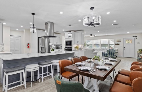 Palma Sola House | Backyard Paradise! Saltwater Pool, Games, Fire Pit