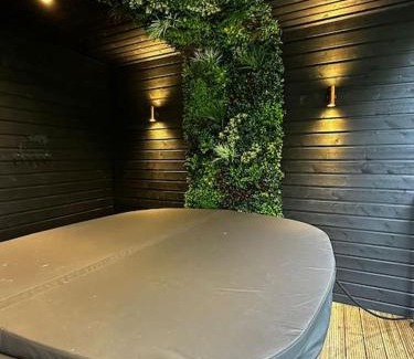 Storwood House | Badger at Owlet Hideaway - with Hot Tub, near York