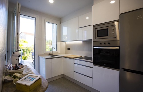 Vilagarcia de Arousa House | Balcony at Arousa - Upscale Getaway + Patio