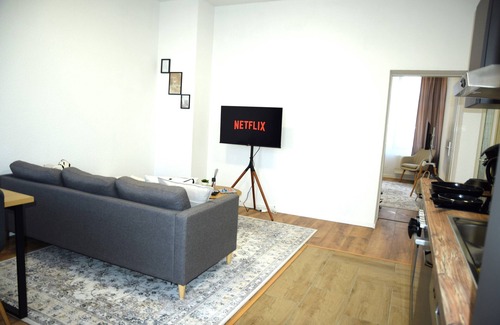 Chemnitz Apartment | Balcony in the center, Netflix & free coffee/tea